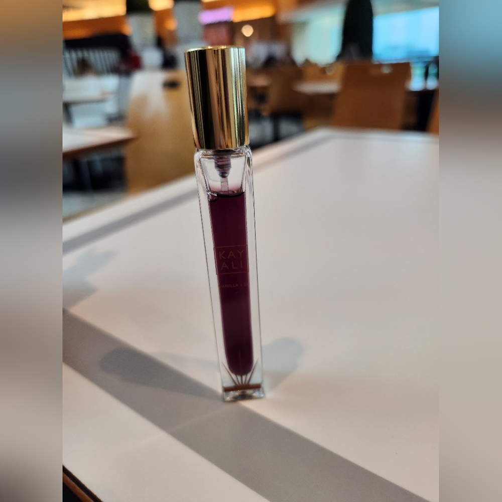 Kayali, Vanilla 28 perfume